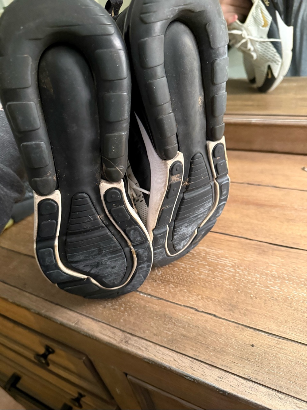Nike Air Max 270 Cream Black Gold Running Sneakers - Picture 4 of 4